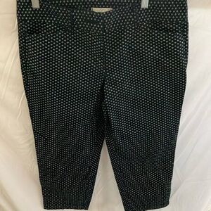 Ann Taylor LOFT- Black/White patterned pants- small pockets- size 8